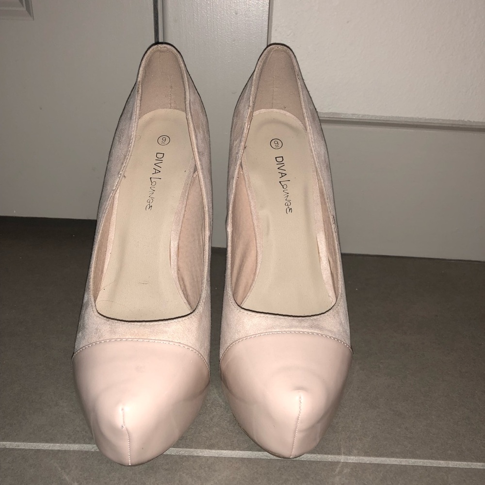 Cream colored pumps - Picture 4 of 8